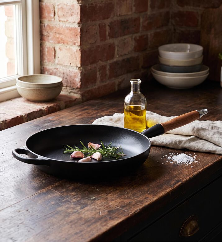 Le Creuset Signature Iron Frying Pan, Black, 26-cm, Model View
