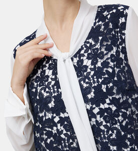 فستان قصير مطرز بدانتيل