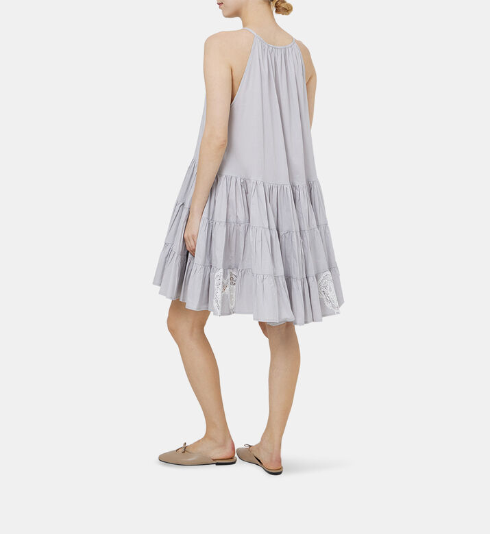 فستان جورجيتي مفصّل بالكشكشة