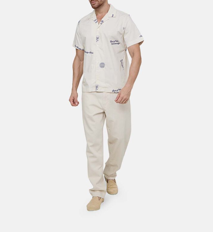 قميص بطبعة غرافيكية على كامله