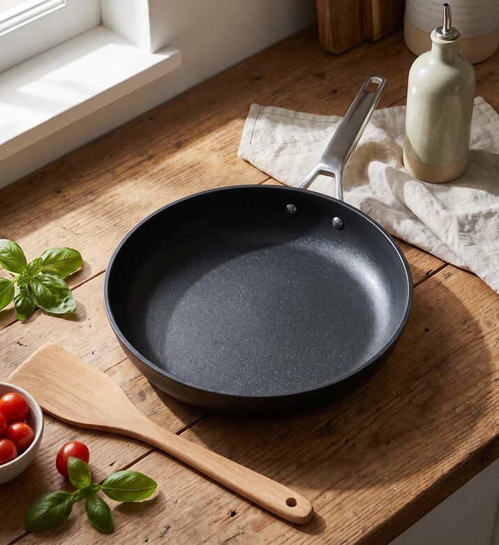 Risoli High Tech Fry Pan, Black, 32-cm, Model View