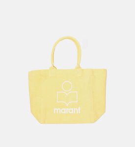 حقيبة يد واسعة مطرزة بشعار العلامة