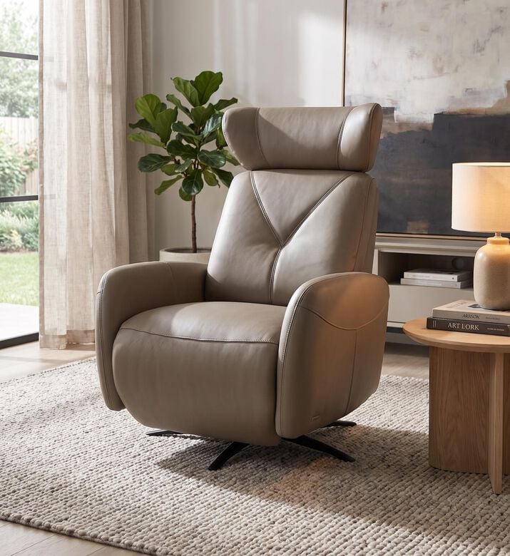 Relax Studio Mezzo Manual Leather Recliner Arm Chair, Packshot View