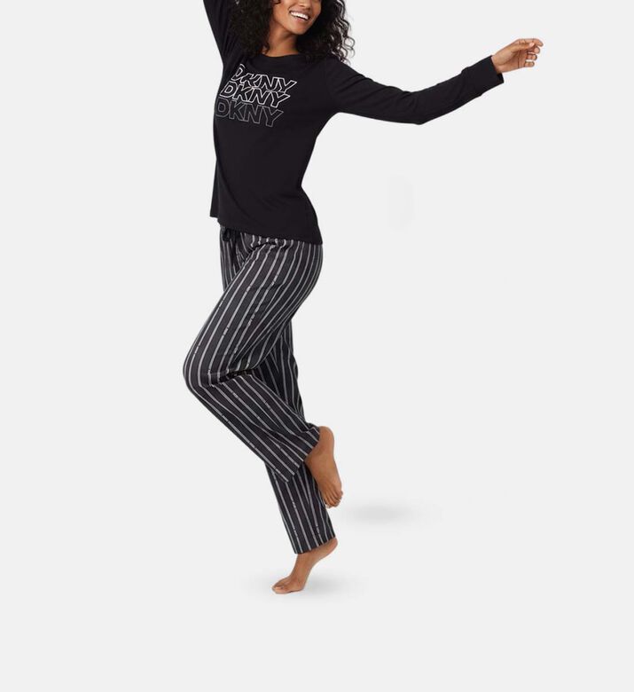 DKNY Set Pj, Model View