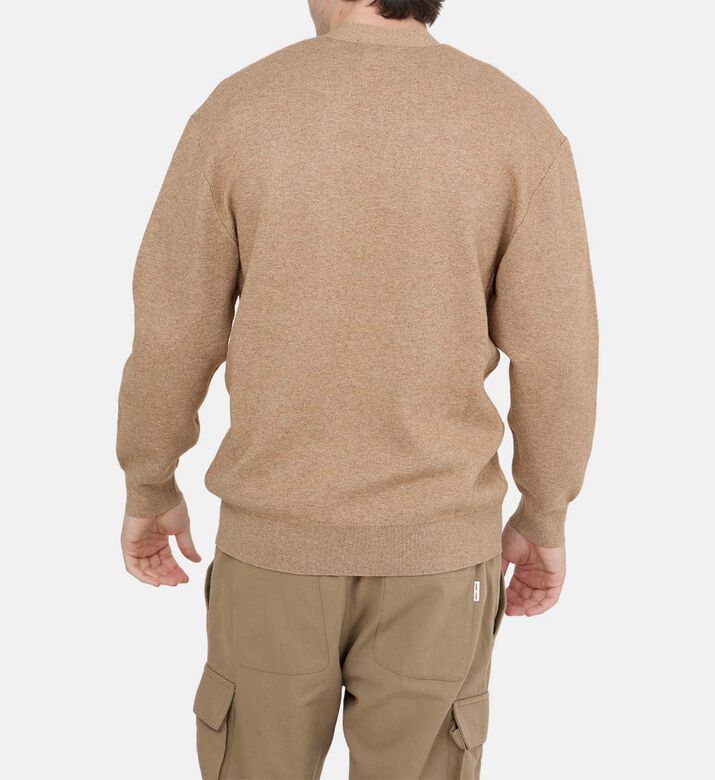 كارديغان مطرز وبأزرار على الصدر