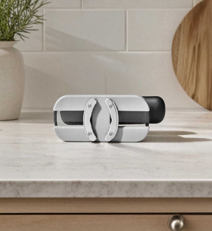 Oxo Twisting Base Pad Jar Opener, Model View