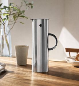 Stelton Em77 Steel Vacuum Jug, Model View