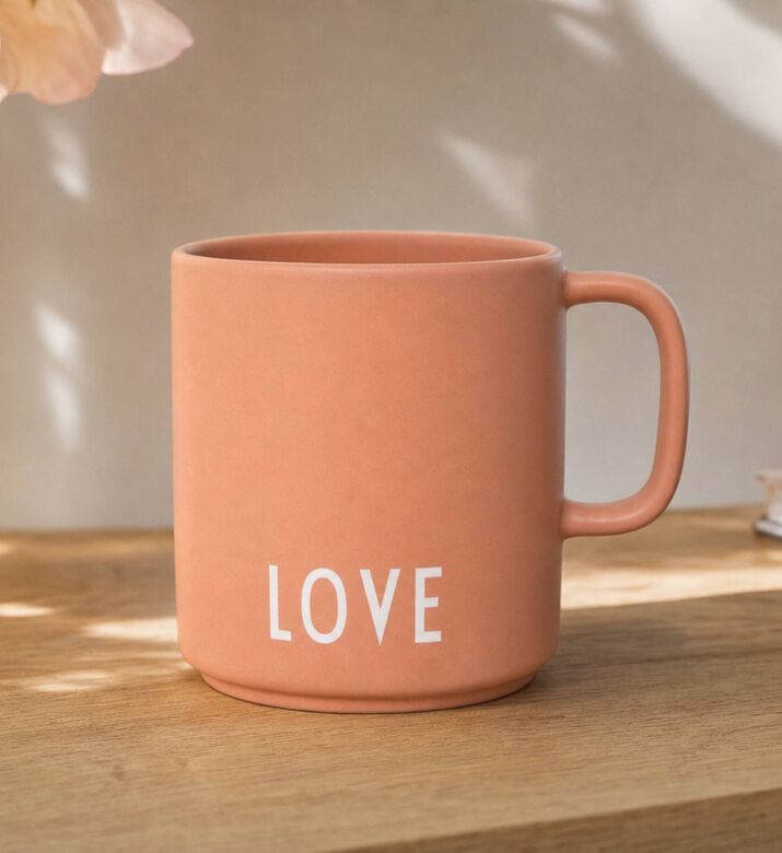 Design Letters Favoutire Porcelain Handled Cup, Pink, Love, Model View