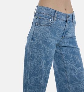 بنطال جينز واسع الساق بنقشة بيزلي