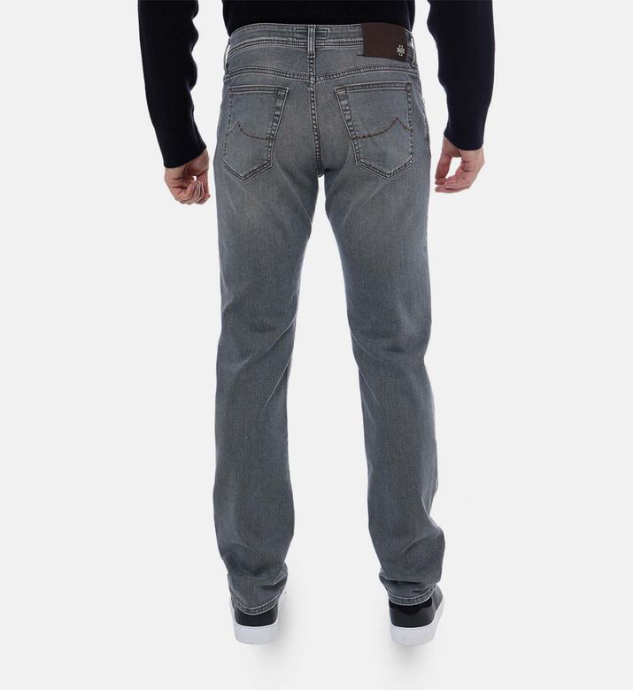 جينز مستقيم بساق بتأثير باهت