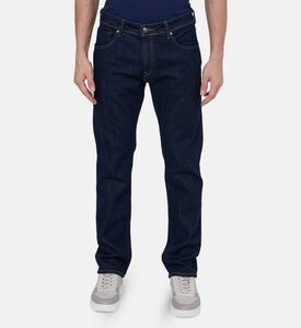 جينز بقصّة مستقيمة عالية الخصر