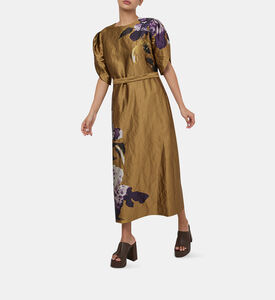 فستان بطبعة أزهار السوسن مجردة