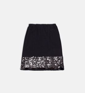 تنورة بطبعة شعار بحافة من الترتر