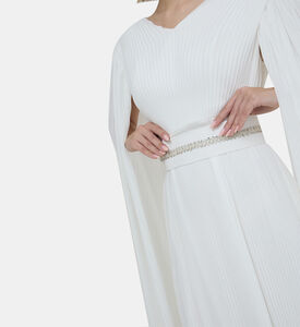 فستان واسع بحزام مزخرف بطيات