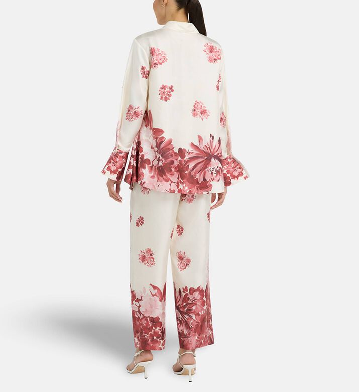 Carter and White Shirt Carol, Model View