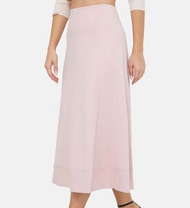 تنورة واسعة على شكل حرف A