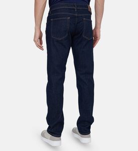 جينز بقصّة مستقيمة عالية الخصر