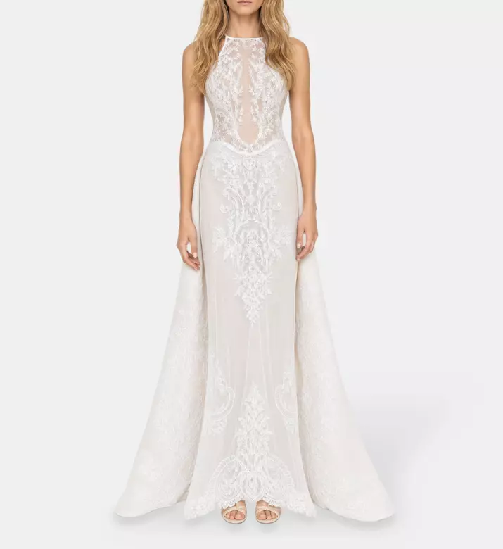 AAVVA Dress Hazar, Model View