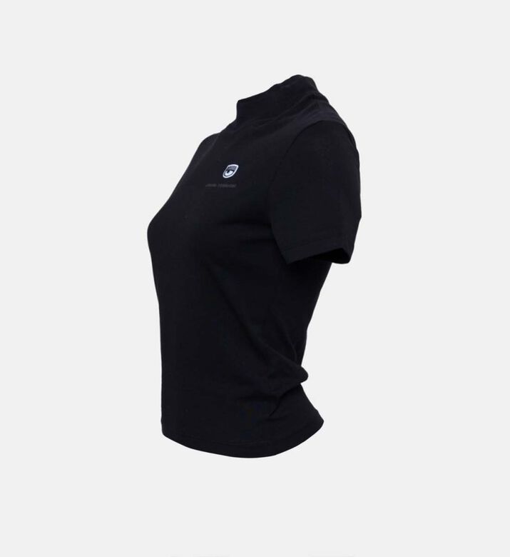 تي شيرت قطن بياقة عالية وطبعة شعار تي شيرت قطن بياقة عالية وطبعة شعار