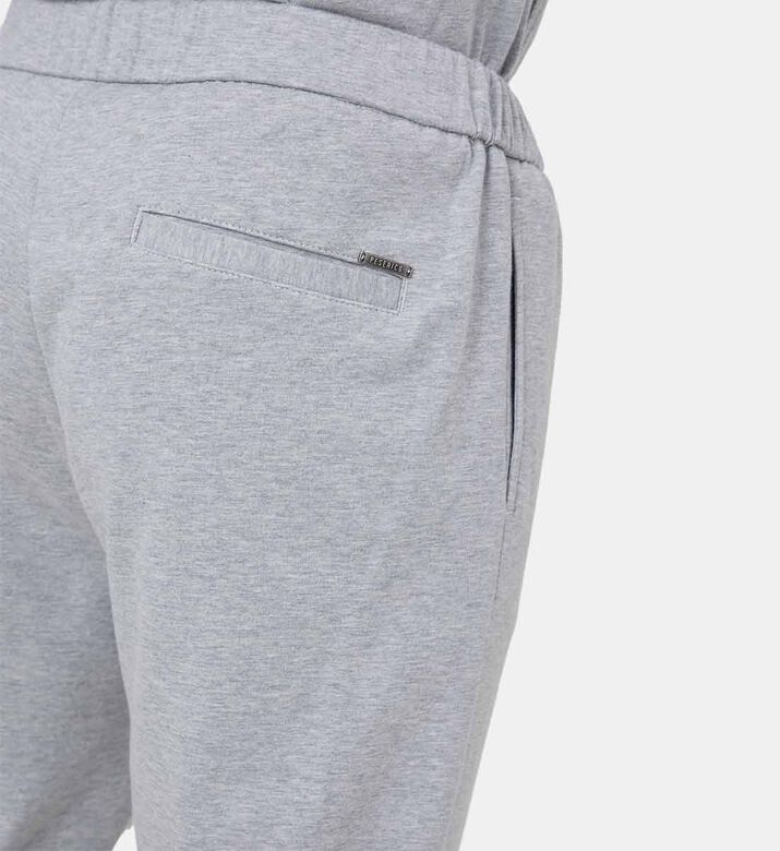 بنطال بقصة مريحة