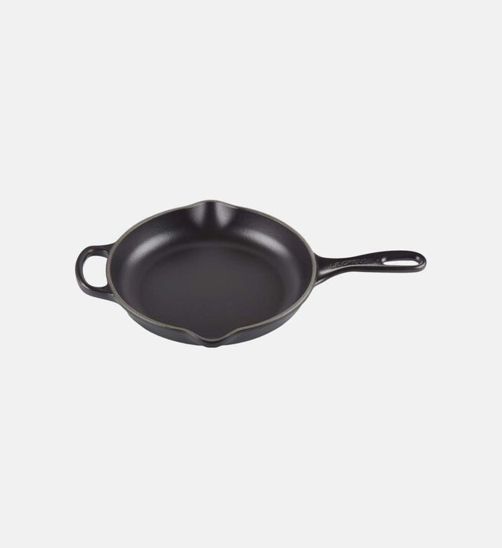 Le Creuset Cast Iron Skillet, Black, 23-cm, Packshot View