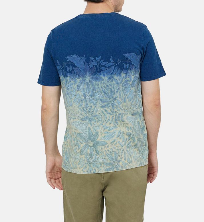 تي شيرت بتأثير جرافيكي مغسول