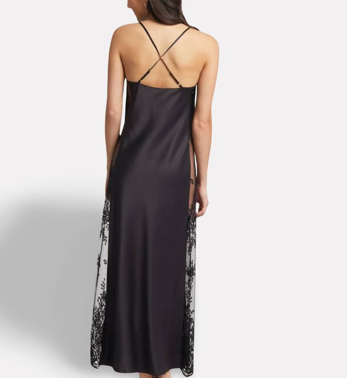 Rya Gown & 220 Robe, Model View