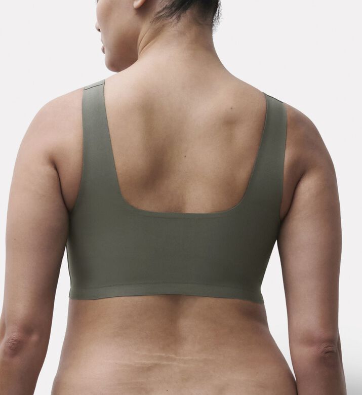 Chantelle Bra, Model View