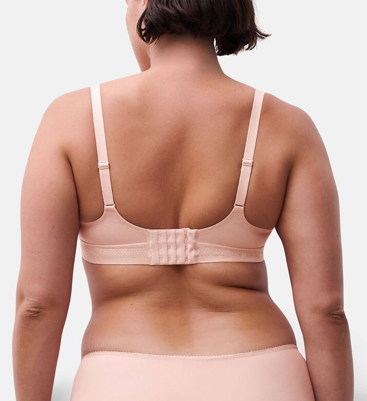 Chantelle Bra, Model View