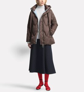 Beatrice B Skirt Diagonal, Model View