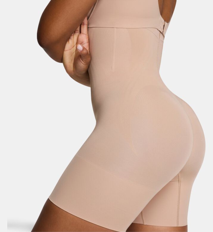 Spanx Short, Model View