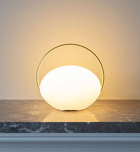 مصباح طاولة ألومنيوم لاسلكي من أوربت