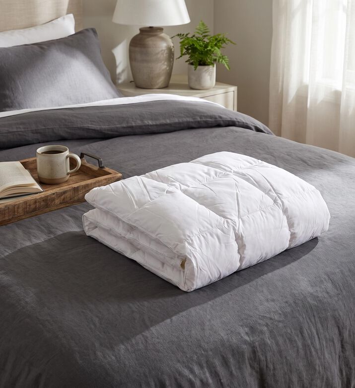 Home Deco and More Goose Down Blanket 300g 140x200 Cm, Packshot View
