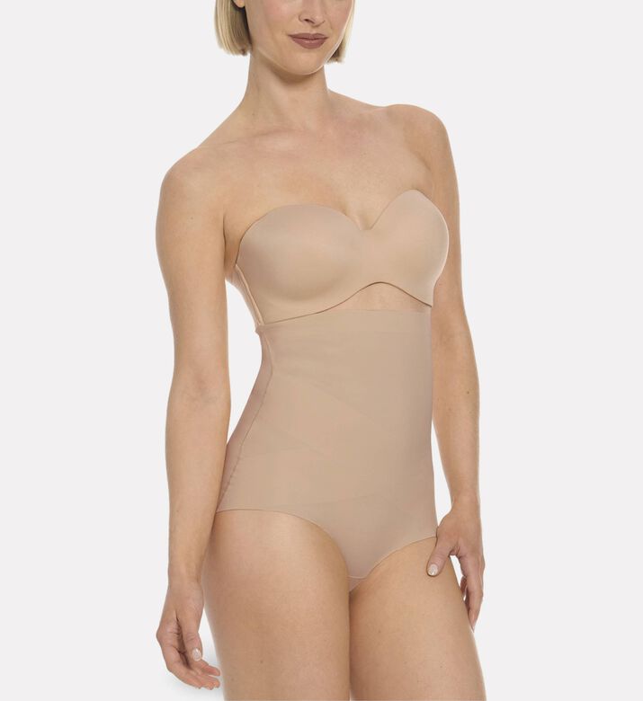 Magic Bodyfashion Brief Ultra, Model View