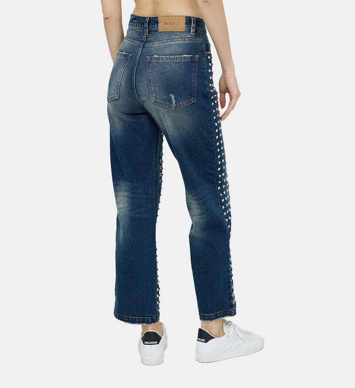 بنطال جينز بقصة مستقيمة مرصع