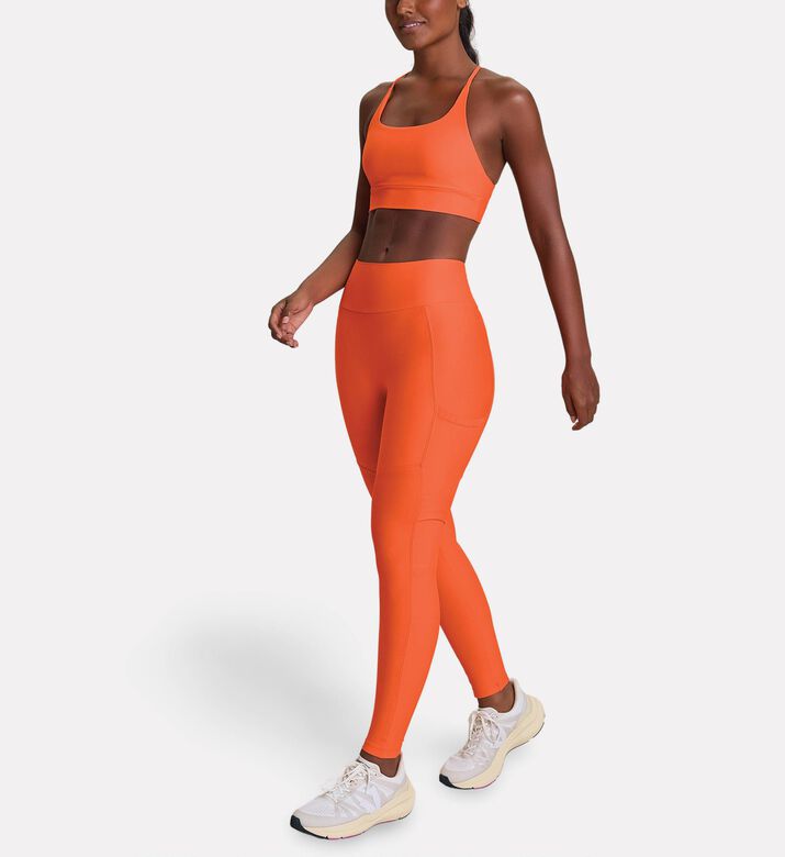 LIVE! Hydrafit Adaptiv Fitted Top, Model View
