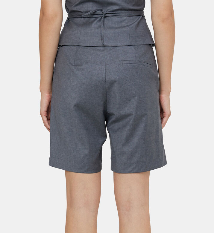 شورت برمودا بقصة ضيقة صوف