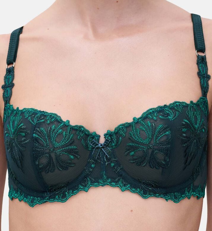 Chantelle Bra, Model View
