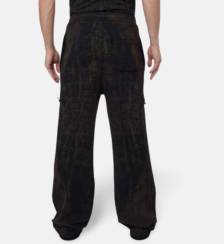 Etudes Sweatpant Cracked, Model View