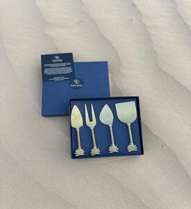 Tohfa Luxe Palm Brass 4-piece Cheese Knife Set, Packshot View