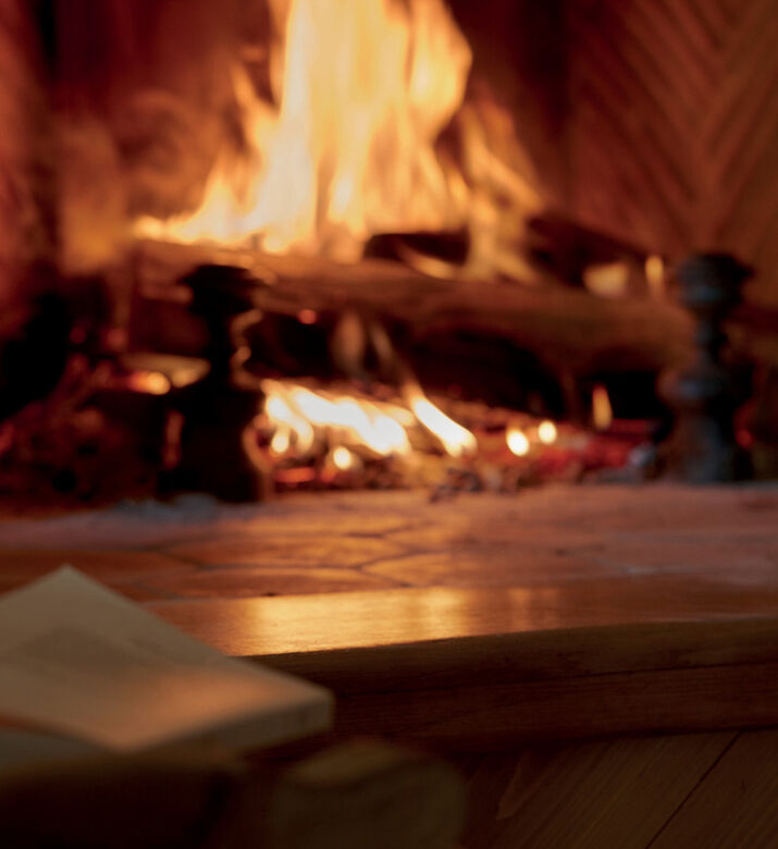 By The Fire Place Scented Candle 165 G By The Fire Place Scented Candle 165 G