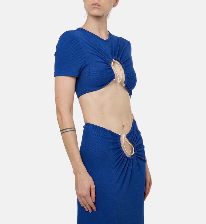 بلوزة قصيرة الأكمام بتفاصيل بيزلي معدنية