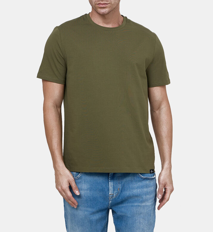 تيشيرت بأكمام قصيرة