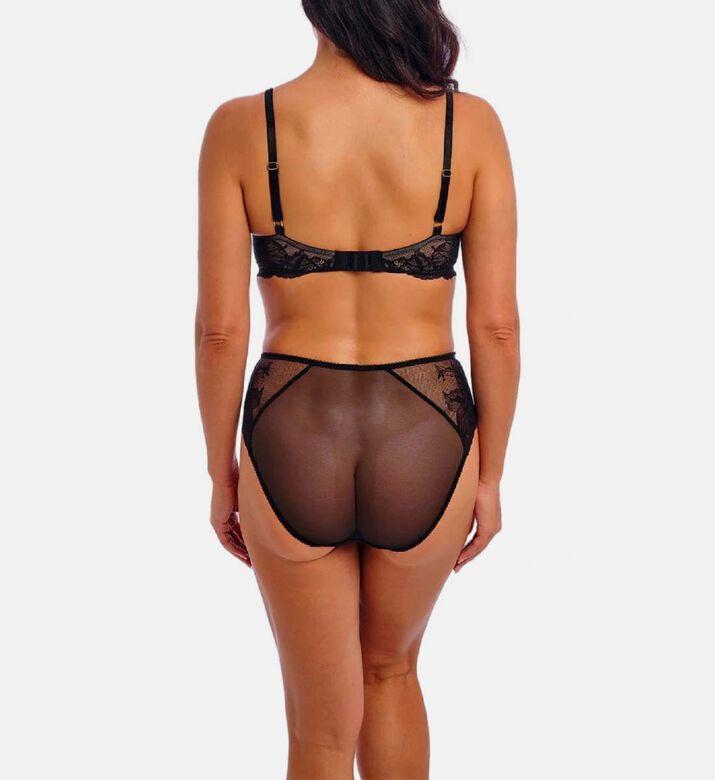 Wacoal Floral-embroidery Sweetheart Bra, Black, 100, D, Model View
