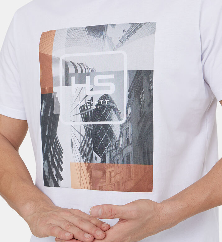 تيشيرت بطبعة غرافيك