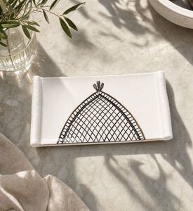 Noorena Koufiyah Rectangular Tray, Model View