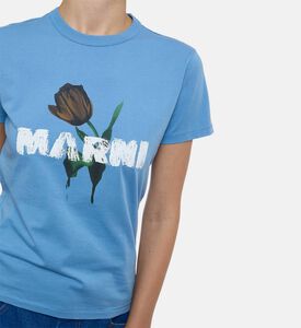 تيشيرت بياقة دائرية وطبعة شعار