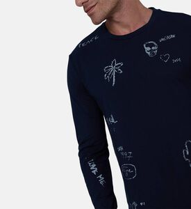 تيشيرت بياقة دائرية طويلة الأكمام