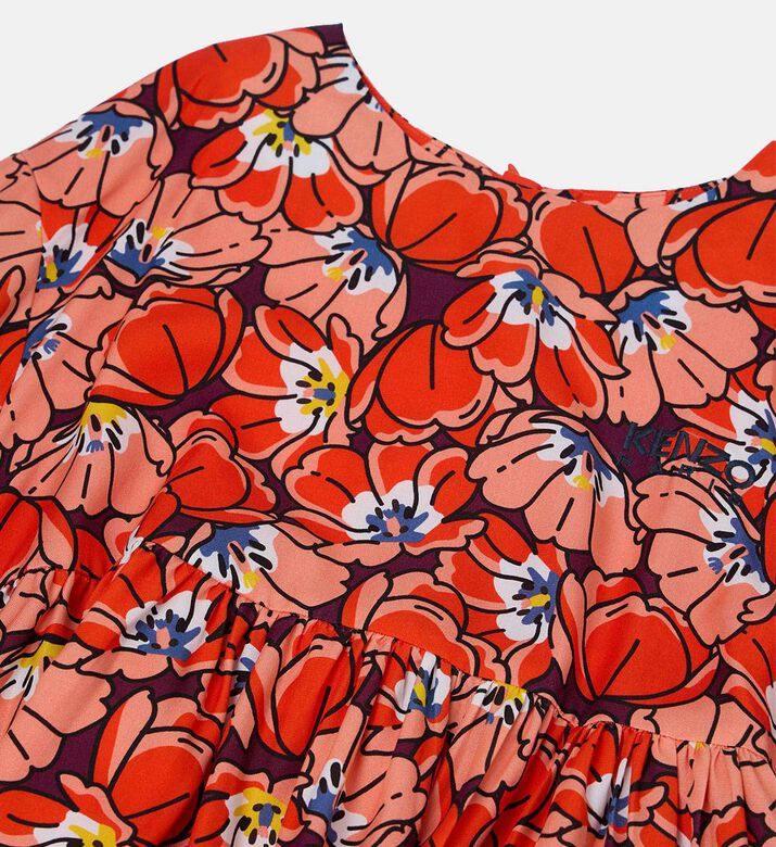 بلوزة بطبعة أزهار على كاملها