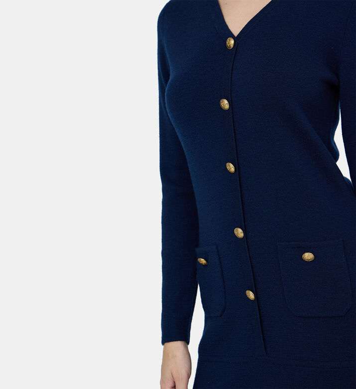 فستان ضيّق بصف أزرار صوف